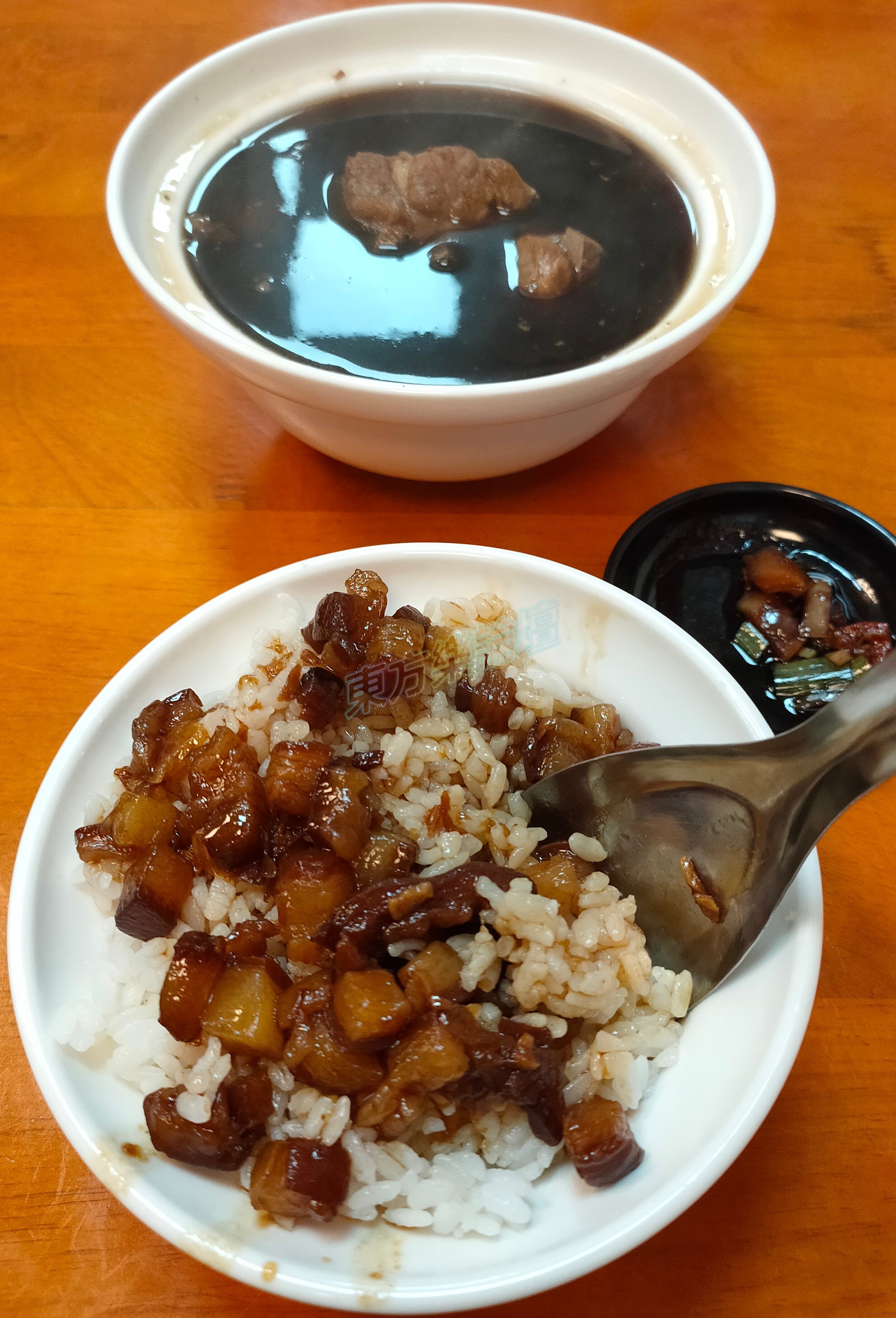 好吃的30元肉燥飯